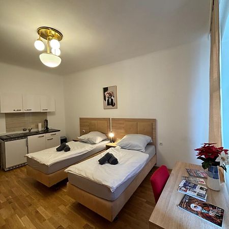 Default 1170 Hotel Виена Екстериор снимка