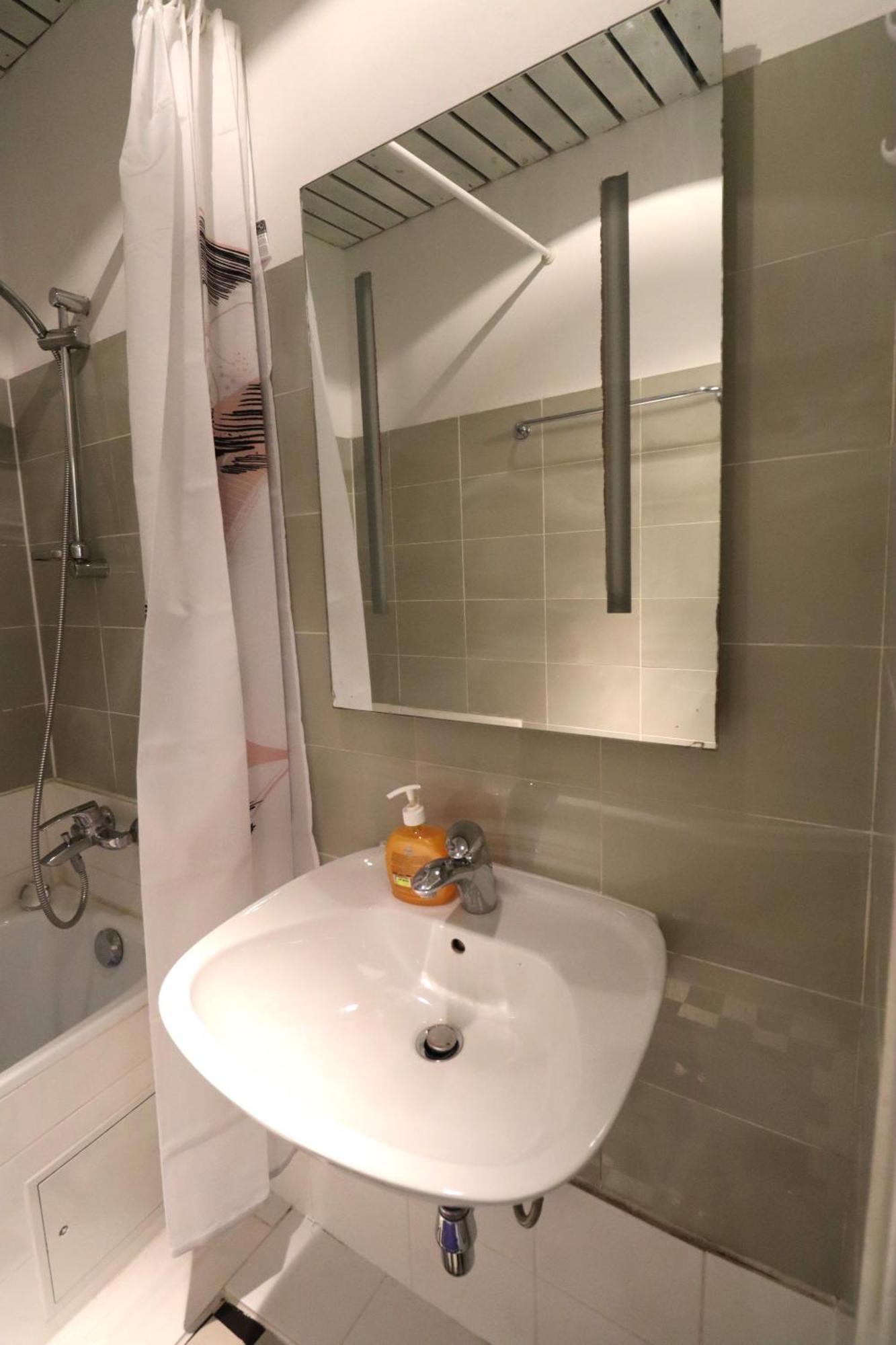 Default 1170 Hotel Виена Екстериор снимка