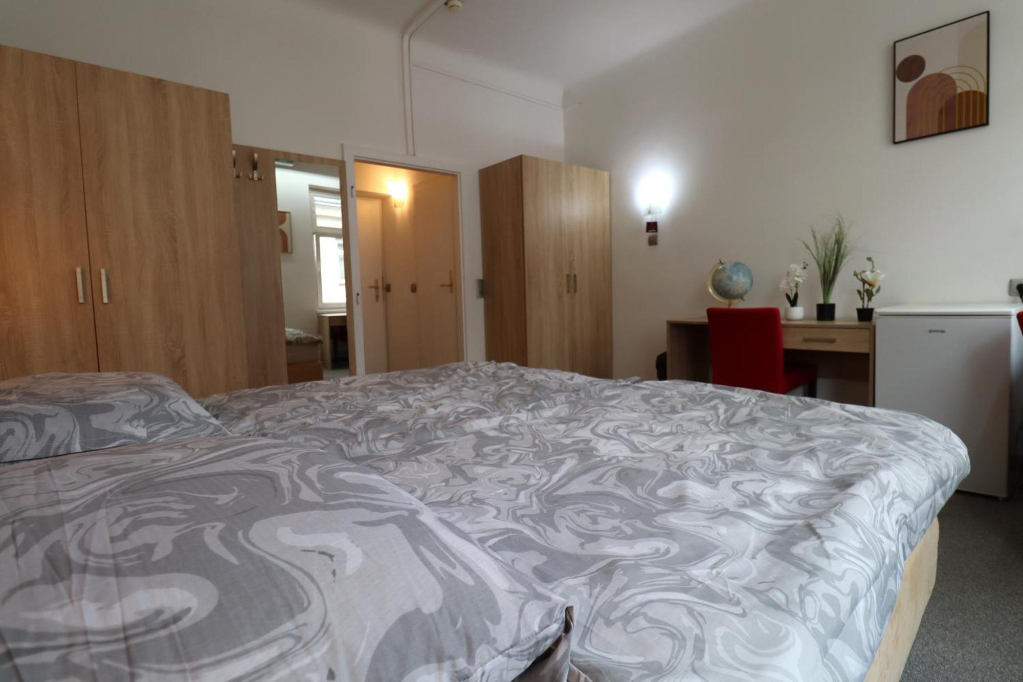 Default 1170 Hotel Виена Екстериор снимка