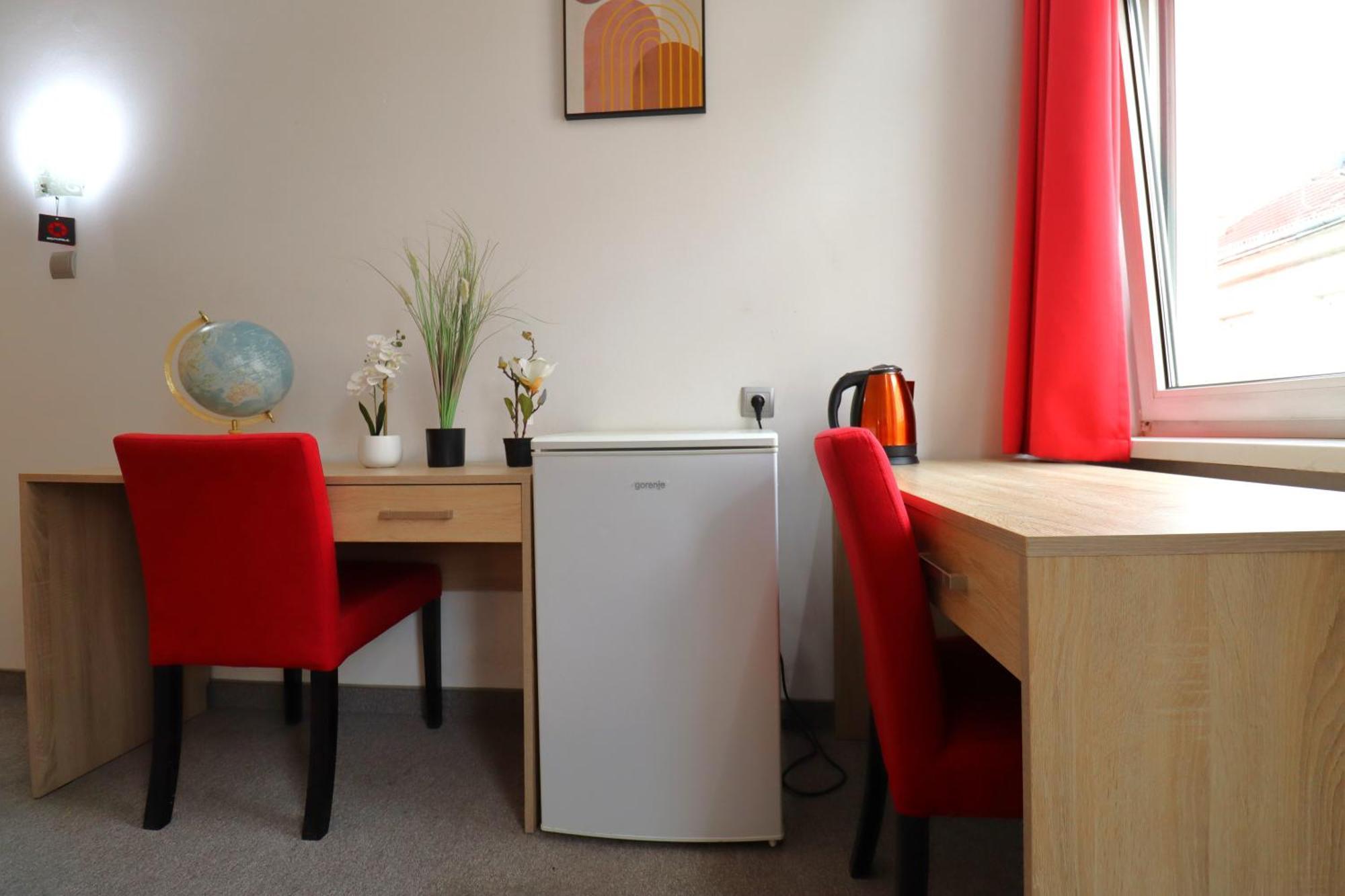 Default 1170 Hotel Виена Екстериор снимка