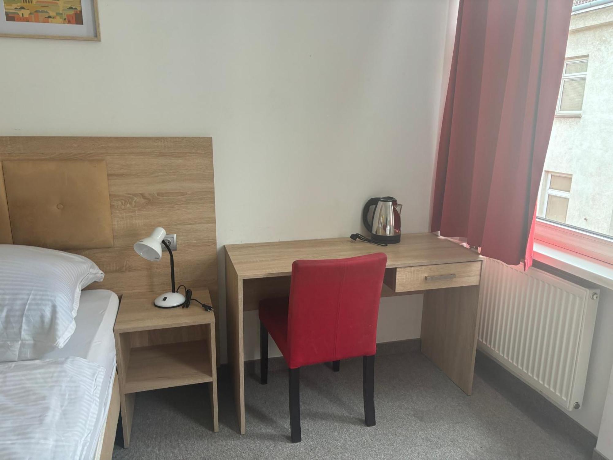 Default 1170 Hotel Виена Екстериор снимка