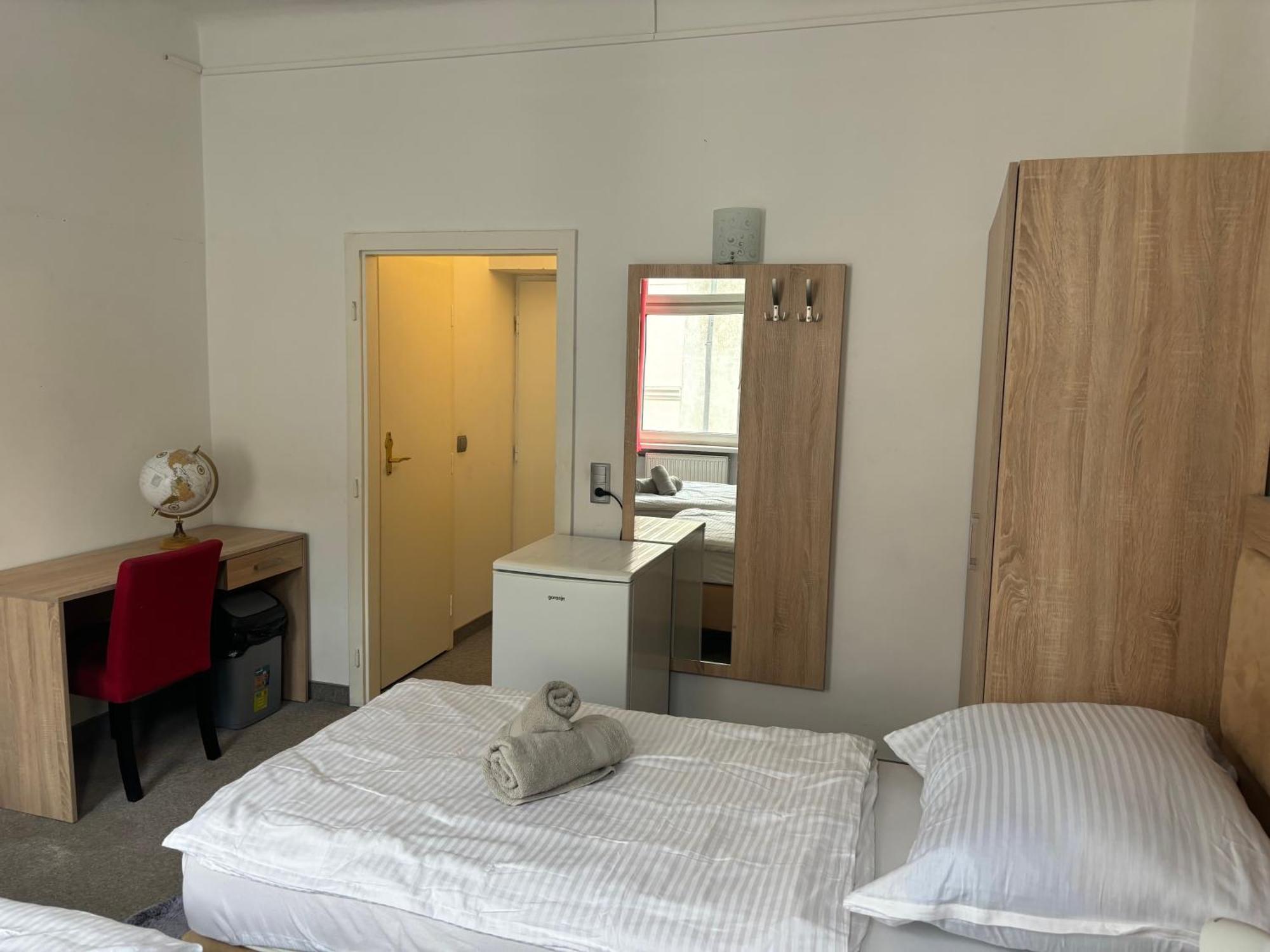 Default 1170 Hotel Виена Екстериор снимка