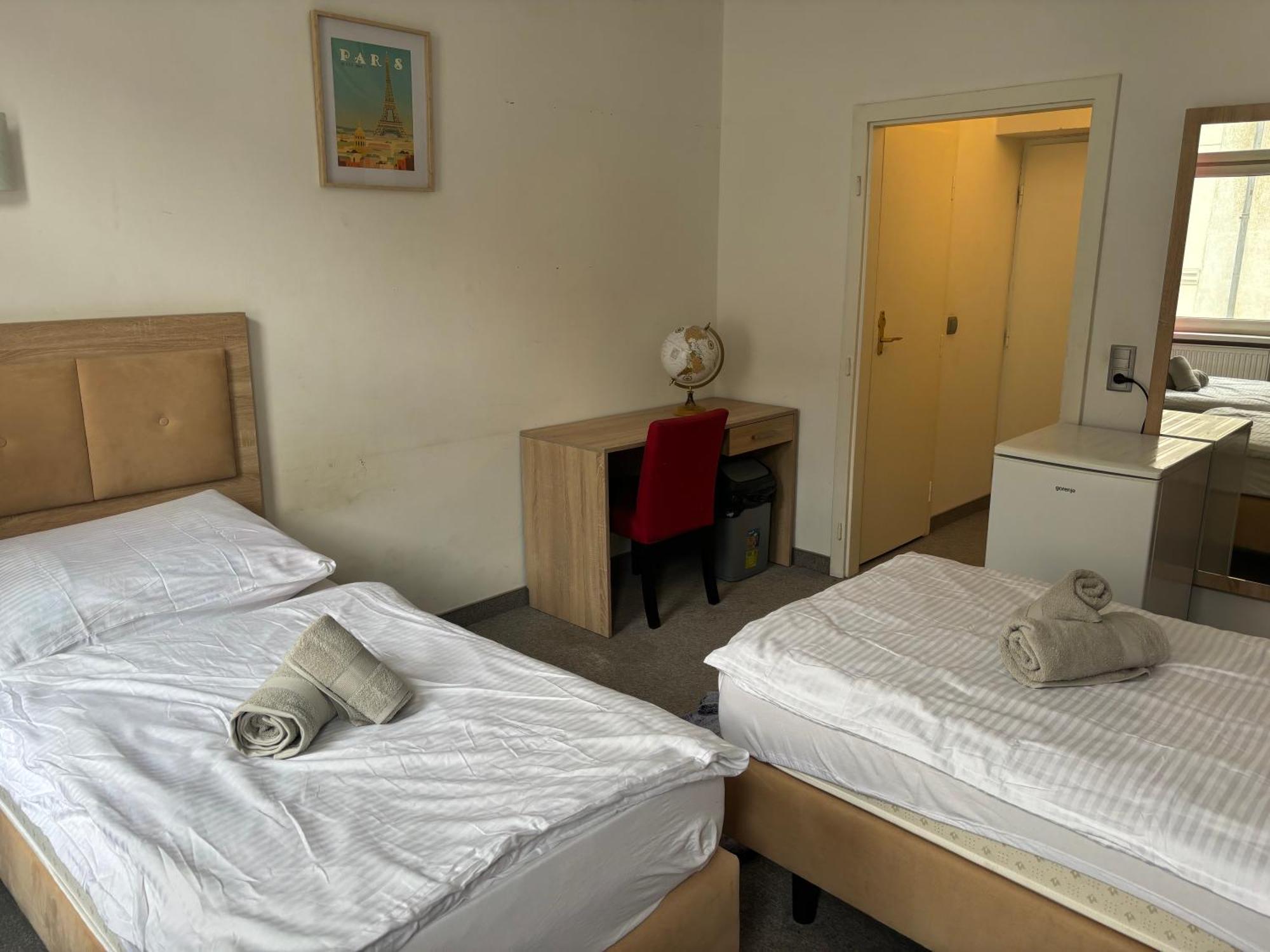 Default 1170 Hotel Виена Екстериор снимка