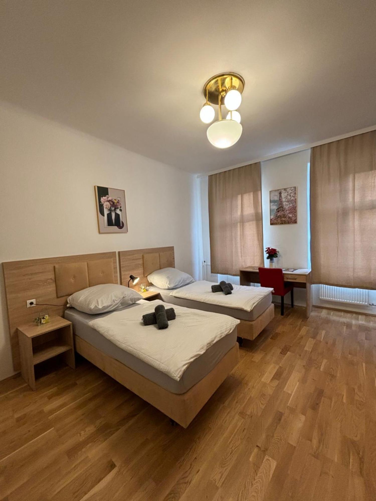 Default 1170 Hotel Виена Екстериор снимка