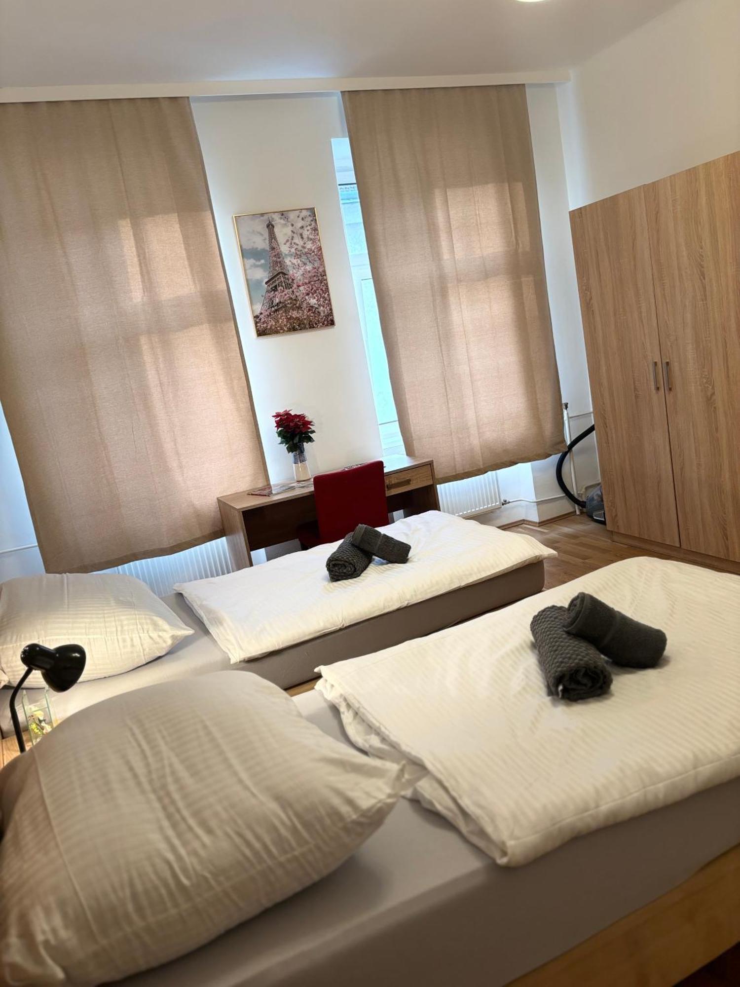 Default 1170 Hotel Виена Екстериор снимка