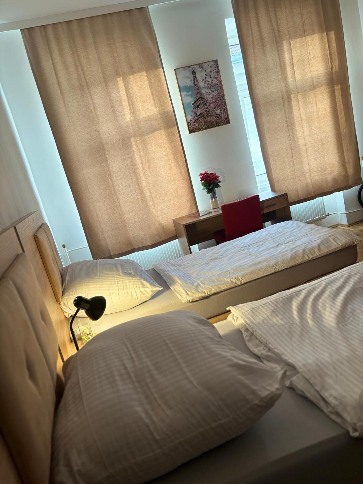 Default 1170 Hotel Виена Екстериор снимка