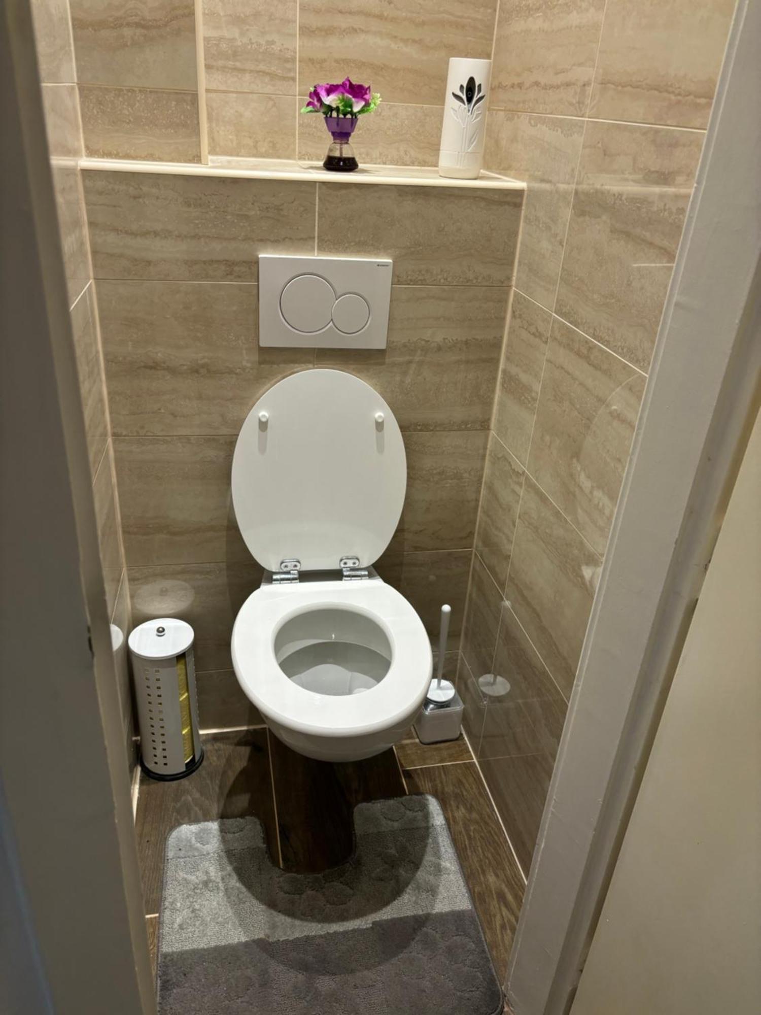 Default 1170 Hotel Виена Екстериор снимка
