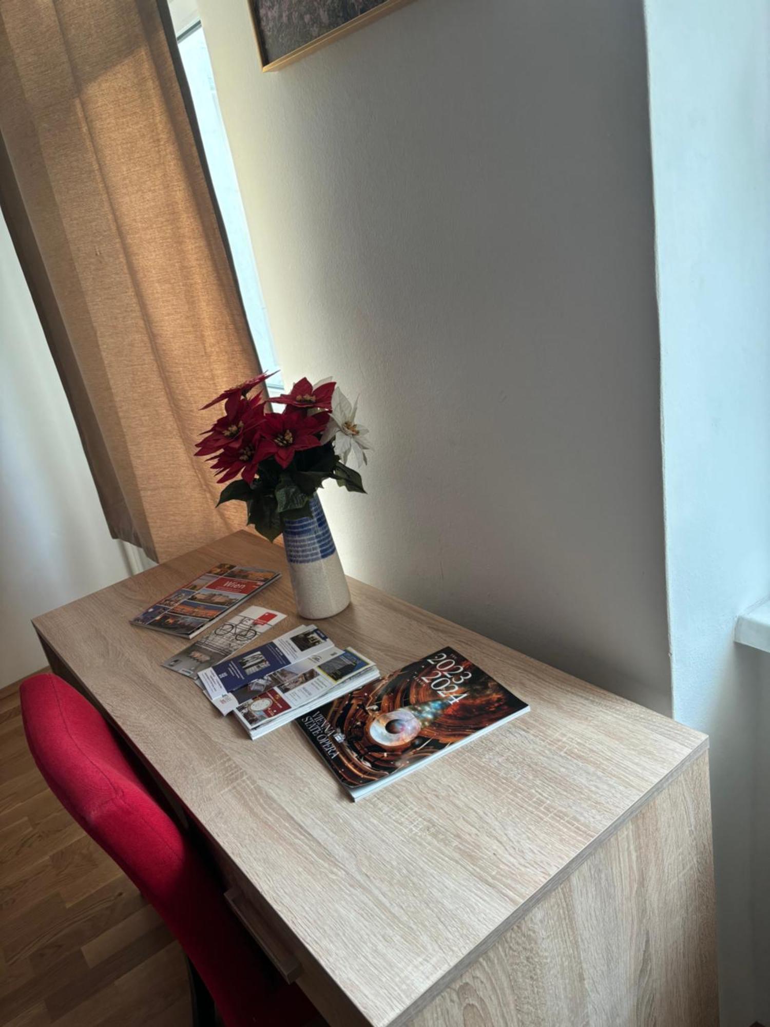 Default 1170 Hotel Виена Екстериор снимка
