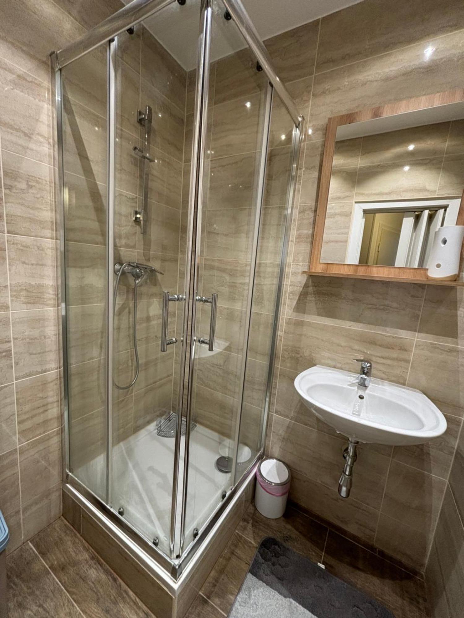 Default 1170 Hotel Виена Екстериор снимка